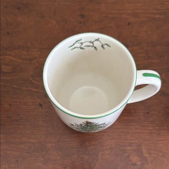 Spode White and Green Ceramic Mugs with Christmas Tree Design - Picture 2 of 6
